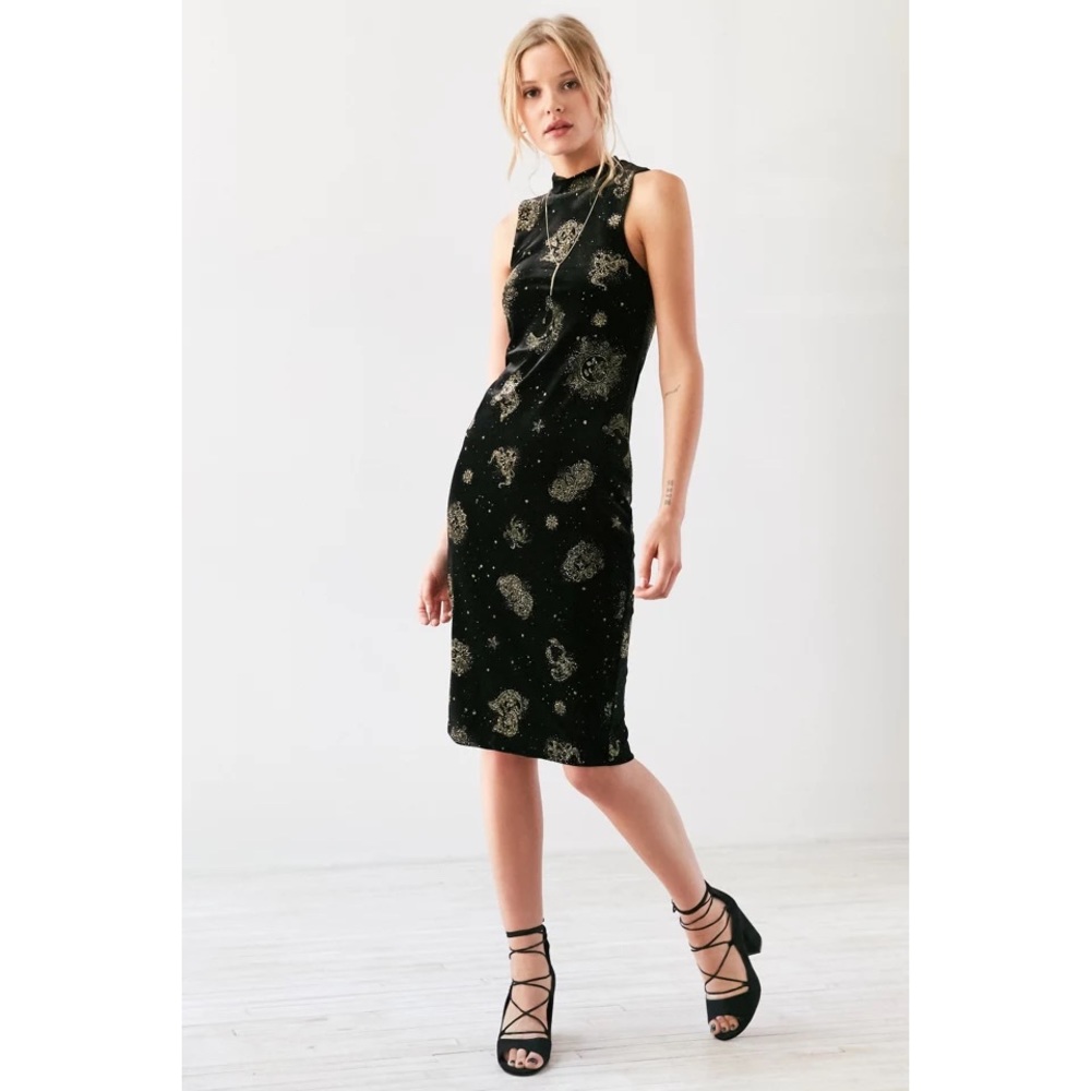 Ecote Zodiac Velvet Mock-Neck Midi Dress